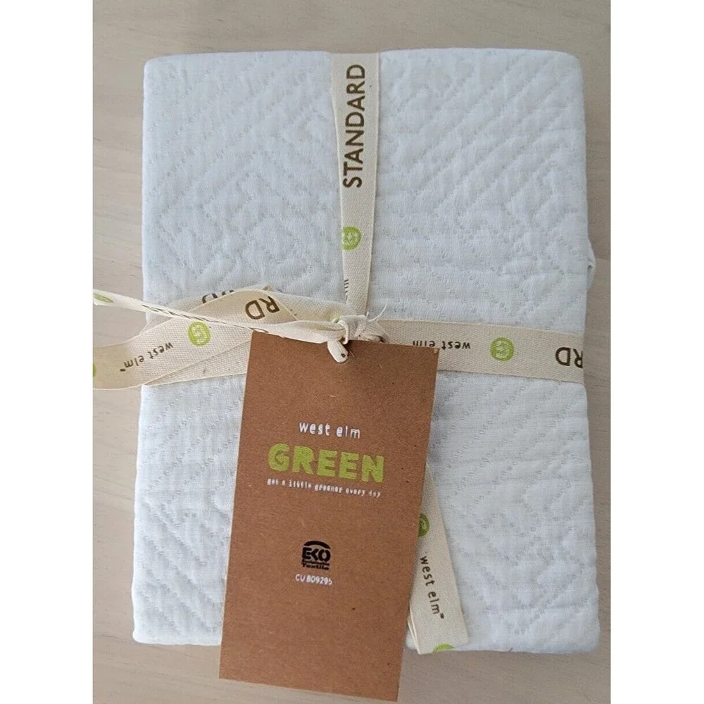West Elm 100% Organic Matelasse Embossed Ivory Pillow Shams Standard Set 2 NEW